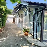 Maison Cote Bassin Guest house